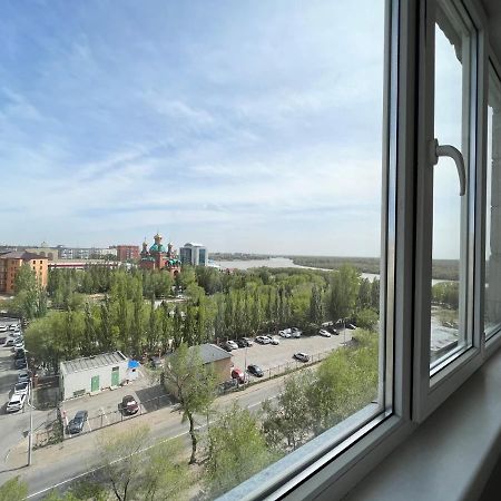 Luxury Apartments Pavlodar Exterior foto