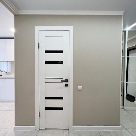 Luxury Apartments Pavlodar Exterior foto