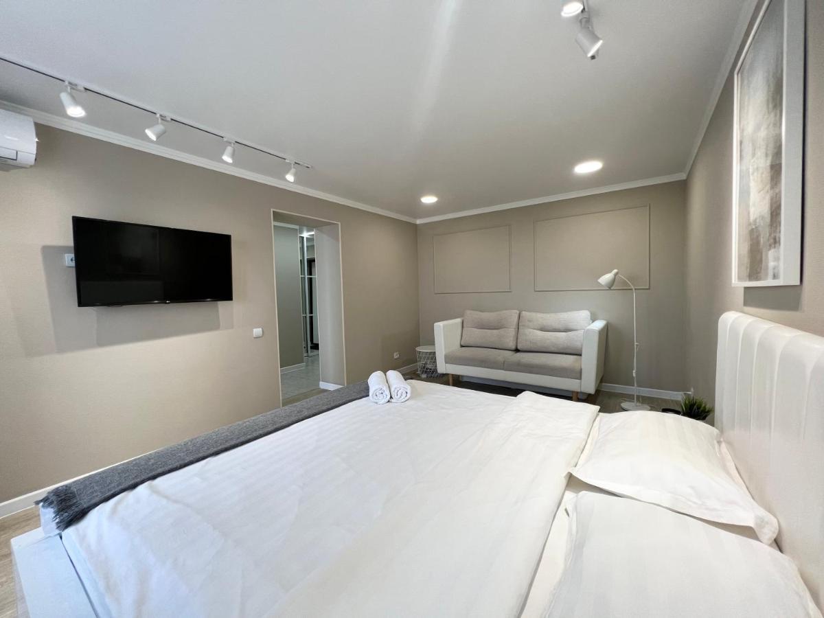 Luxury Apartments Pavlodar Exterior foto
