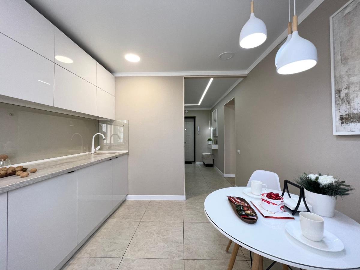 Luxury Apartments Pavlodar Exterior foto