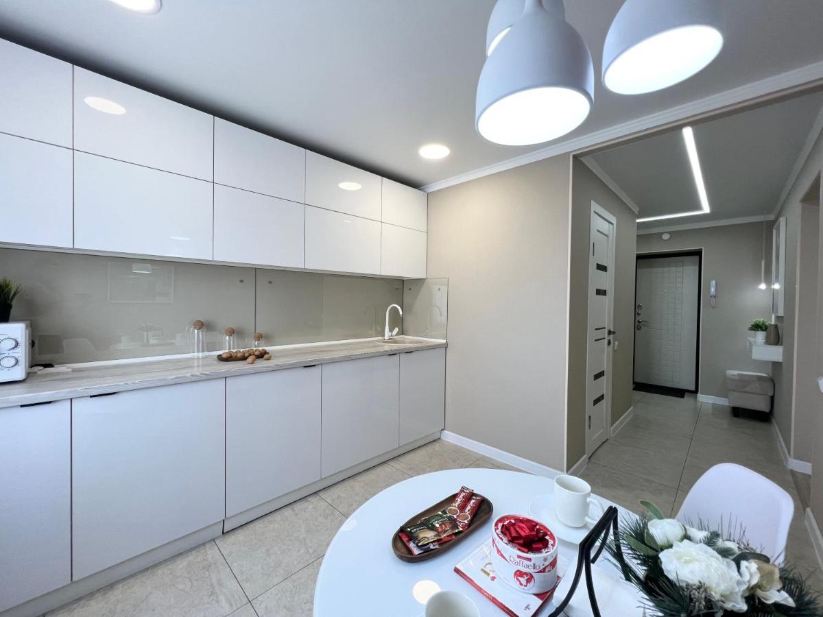 Luxury Apartments Pavlodar Exterior foto